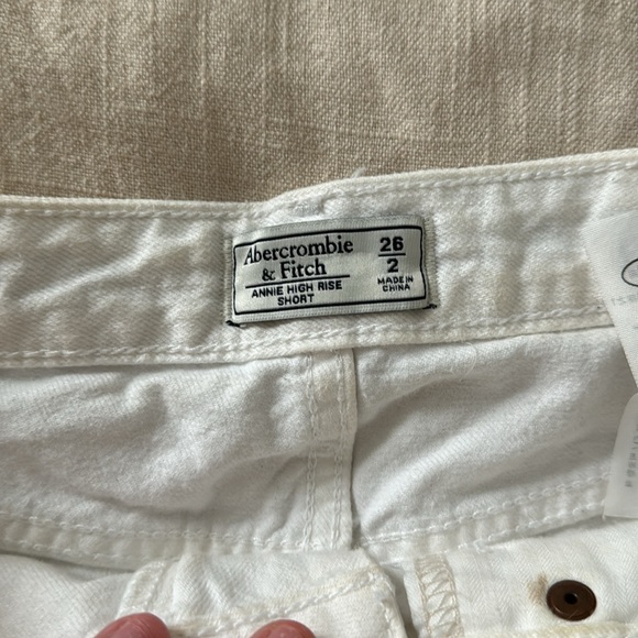 Abercrombie & Fitch Annie High Rise Short - Picture 3 of 3